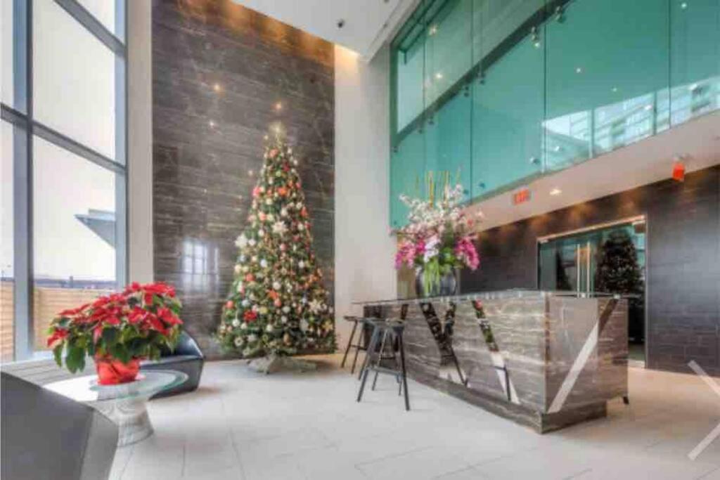Stunning Condo Wit Amazing View 5Mins From Cntower Toronto Exterior foto