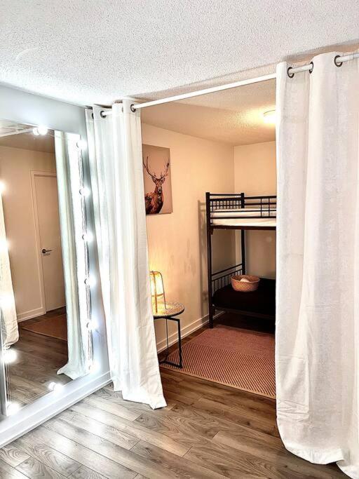 Stunning Condo Wit Amazing View 5Mins From Cntower Toronto Exterior foto