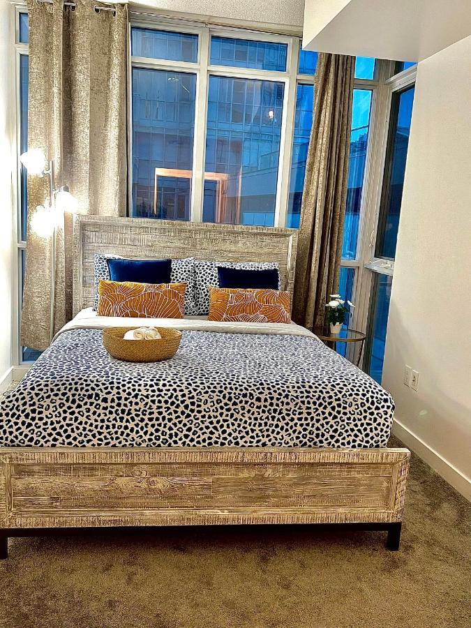 Stunning Condo Wit Amazing View 5Mins From Cntower Toronto Exterior foto