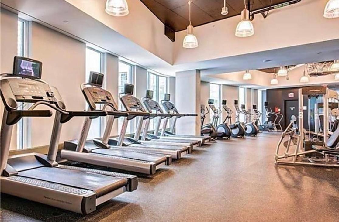 Stunning Condo Wit Amazing View 5Mins From Cntower Toronto Exterior foto